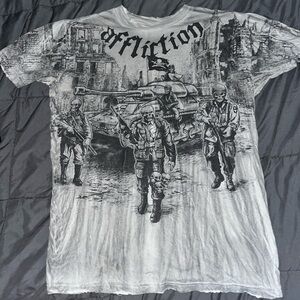 Affliction Men’s T-Shirt Distressed Small